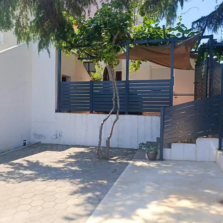 Apartman Danijela I *