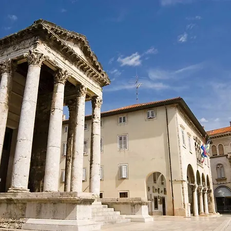 Danijela I Lägenhet Pula